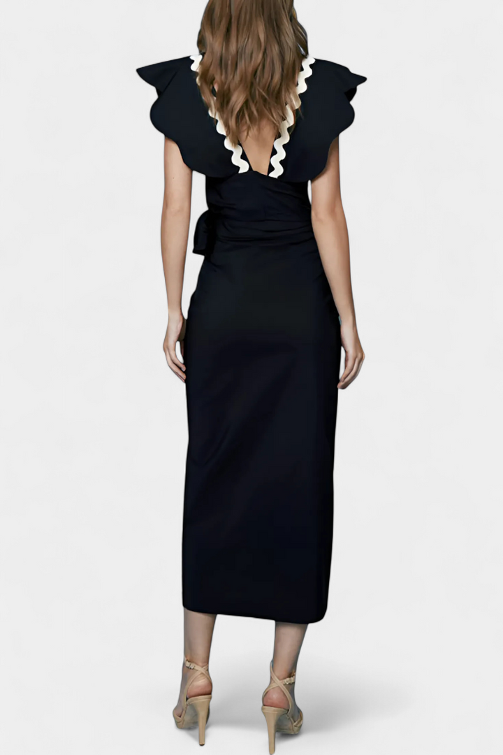 Fabiana Top Elegante con Volantes y Costuras en Contraste