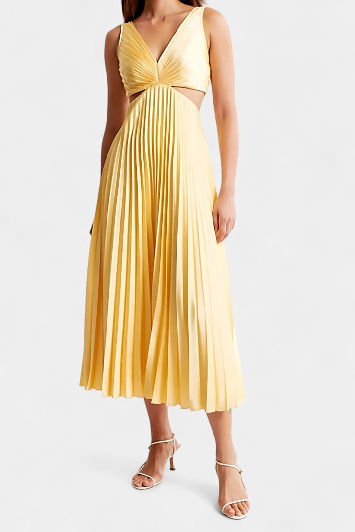 Selena Vestido Sin Mangas Plisado con Corte Lateral y Detalle Torcido