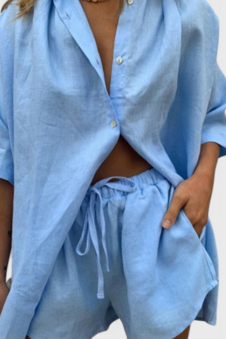 Anika Conjunto de Dos Piezas con Camisa de Botones y Pantalones Cortos con Cuerda