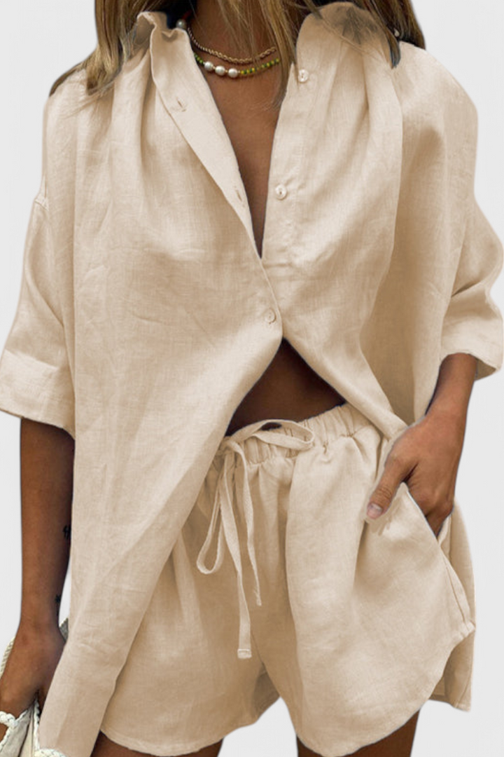 Anika Conjunto de Dos Piezas con Camisa de Botones y Pantalones Cortos con Cuerda