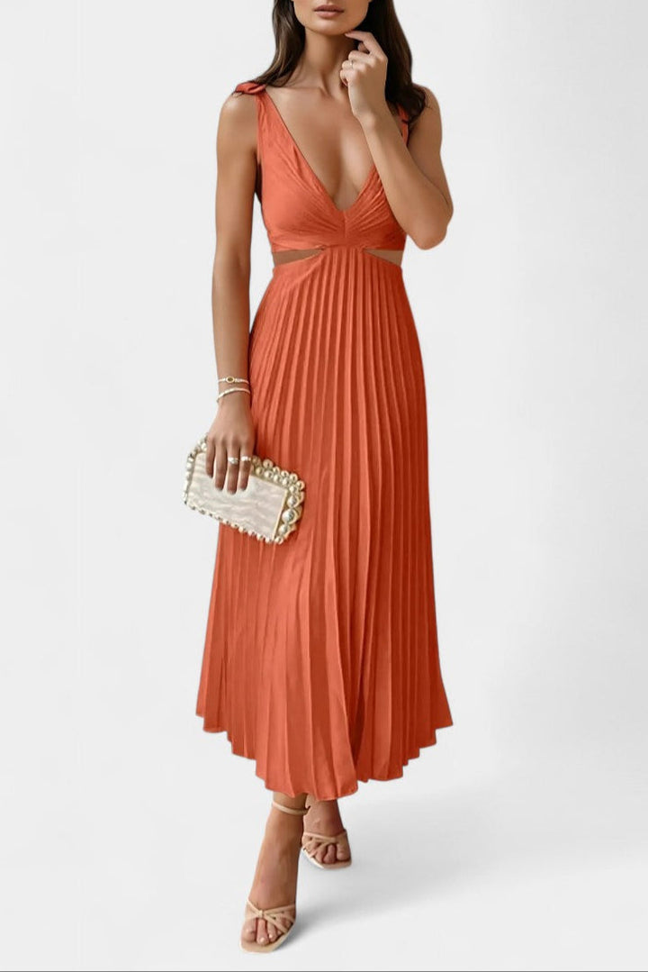 Selena Vestido Sin Mangas Plisado con Corte Lateral y Detalle Torcido