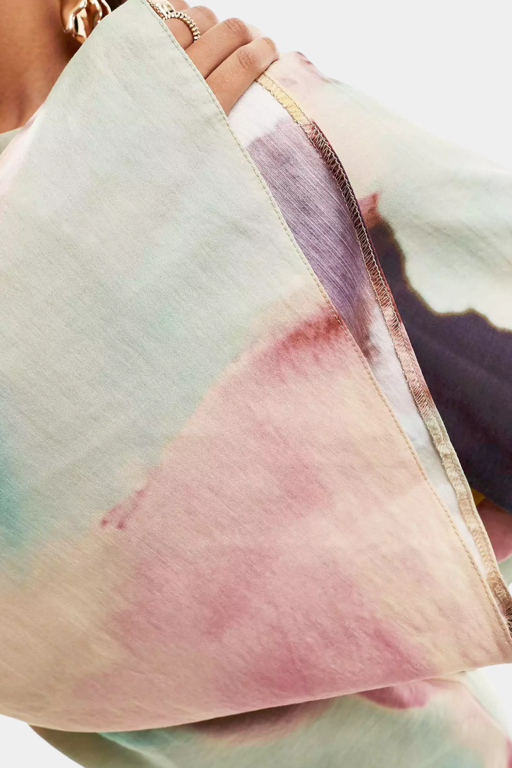 Dana Vestido Maxi con Estampado de Acuarela y Frontal Torcido