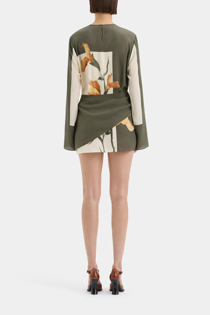 Joaquina Vestido Floral con Detalle Torcido y Espalda Abierta