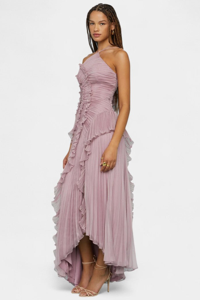 Bia Vestido Halter con Volantes Plisados y Tono Lila Etéreo