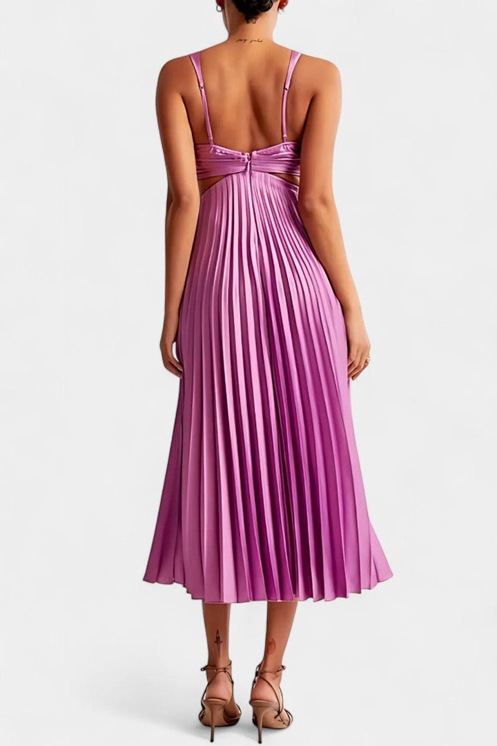 Selena Vestido Sin Mangas Plisado con Corte Lateral y Detalle Torcido