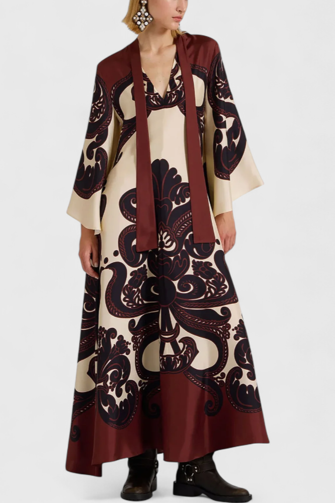 Maritza Vestido Largo con Cuello Alto y Estampado de Grenadilla