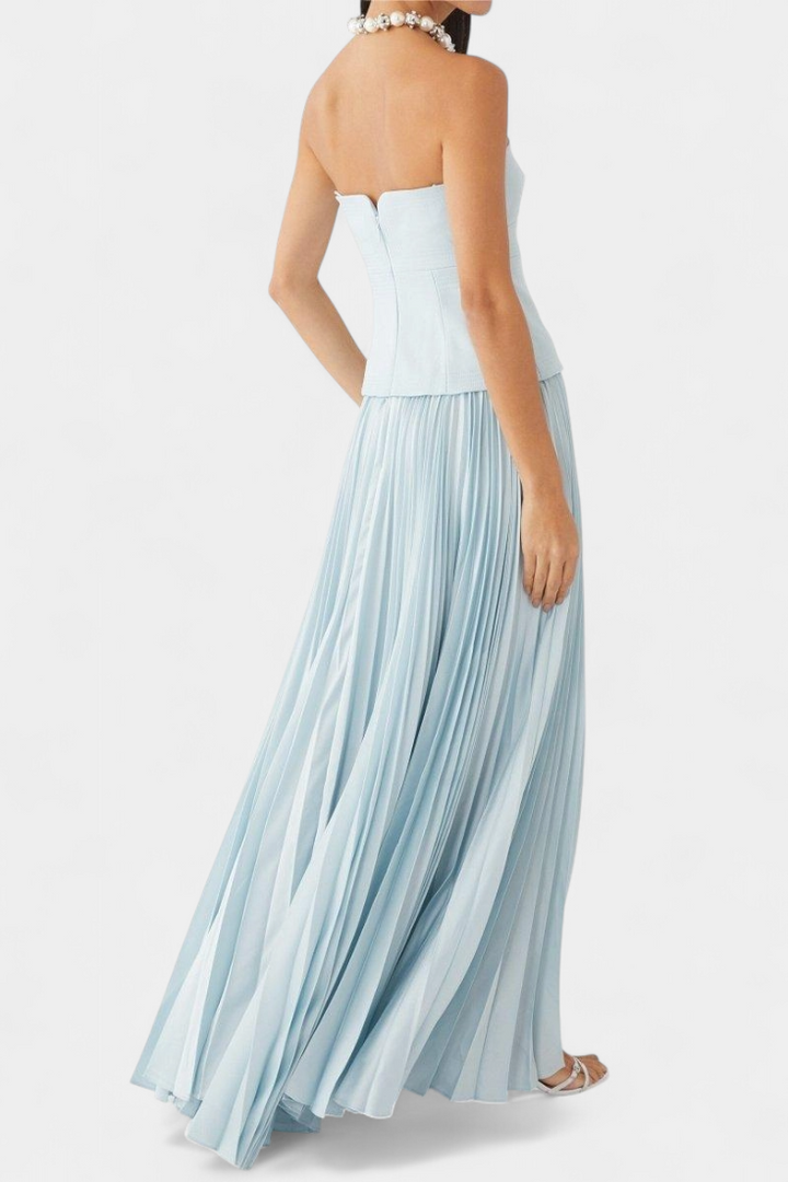 Clara Vestido Midi Plisado con Hombros Descubiertos