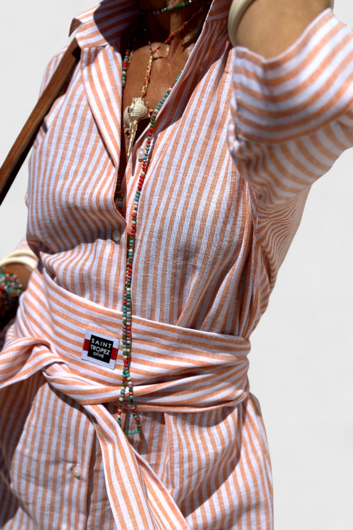 Sherlyn Vestido Camisero de Rayas con Estilo Atemporal