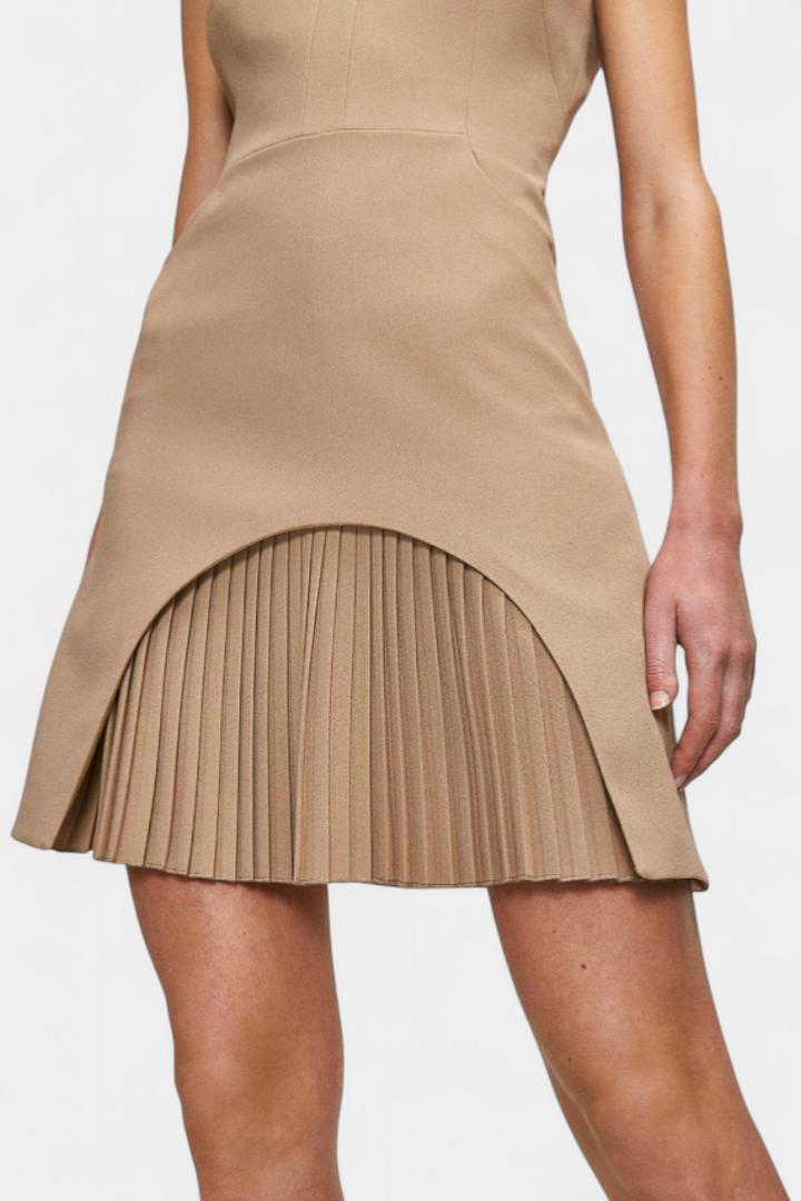 Karen Vestido Mini con Cuello Alto y Detalle Plisado