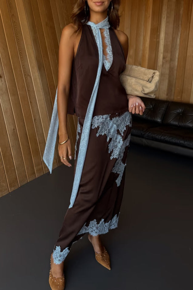 Elvira Conjunto de Top y Falda con Paneles de Encaje en Contraste