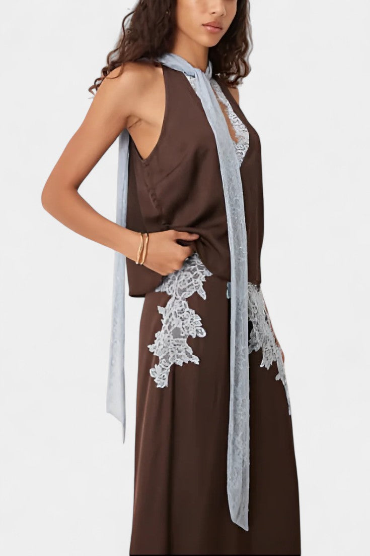 Elvira Conjunto de Top y Falda con Paneles de Encaje en Contraste