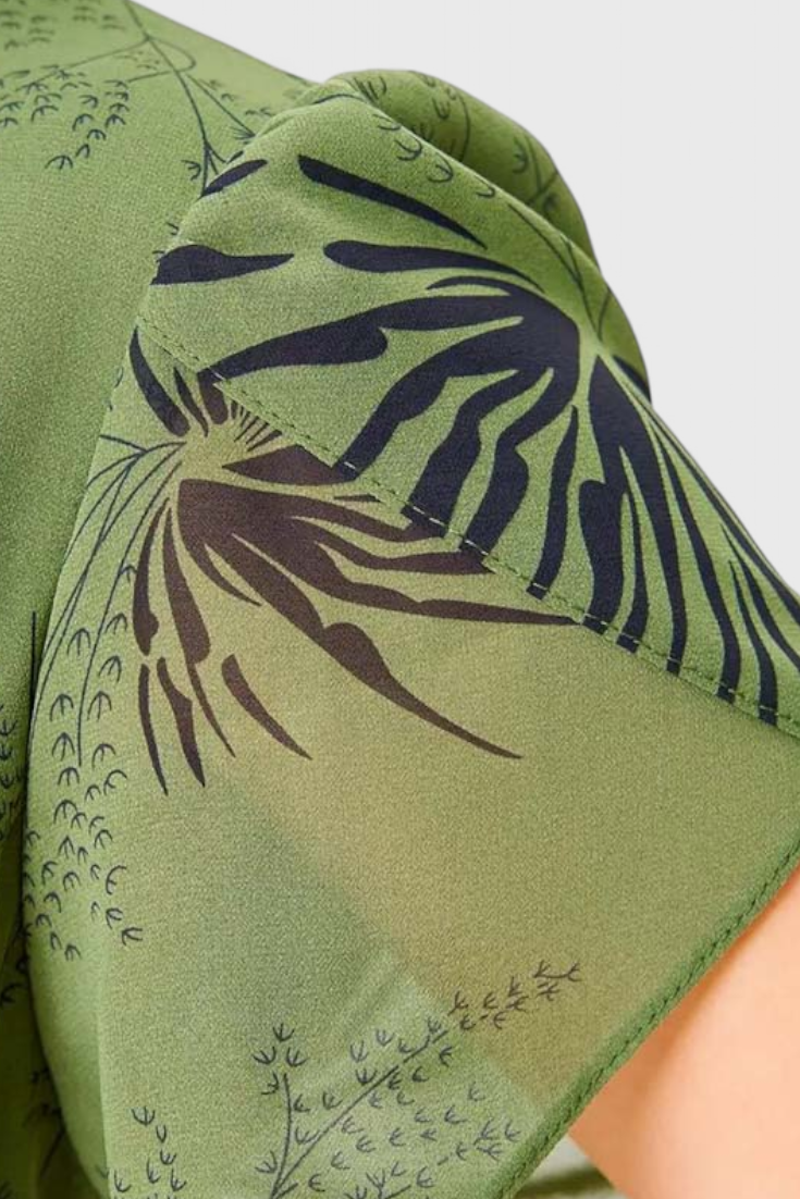 Lupita Vestido Midi de Chiffon Verde con Corte en A