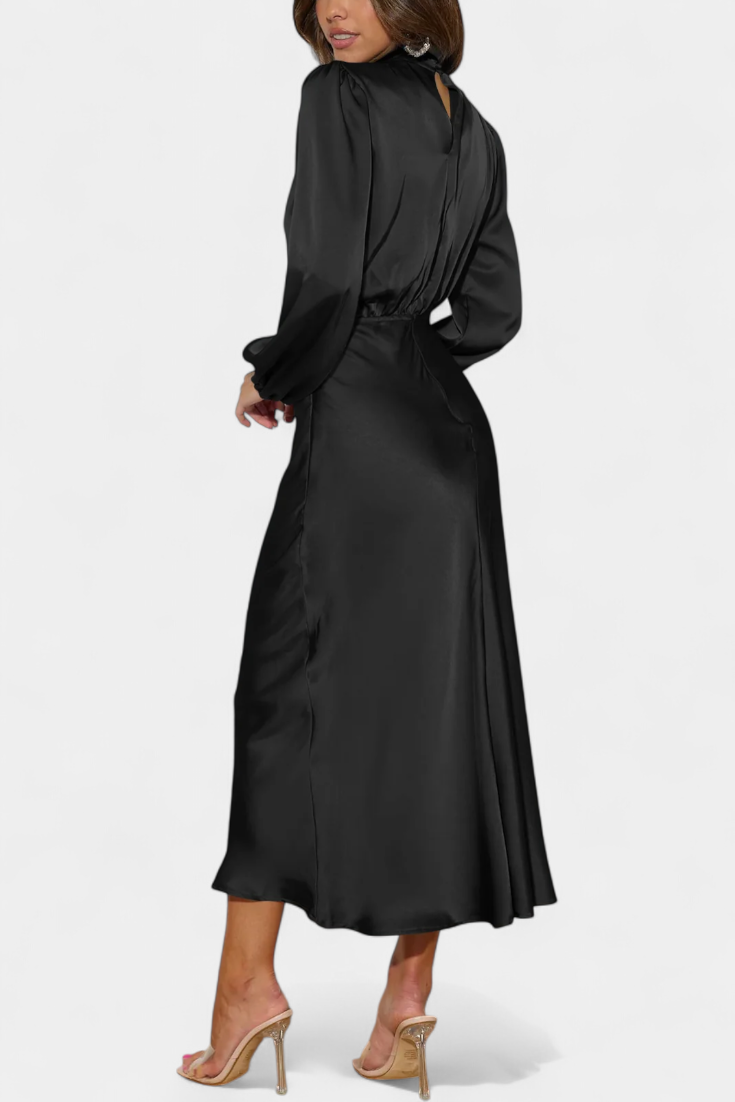 Cecila Vestido Maxi con Cuello Alto y Detalle Floral