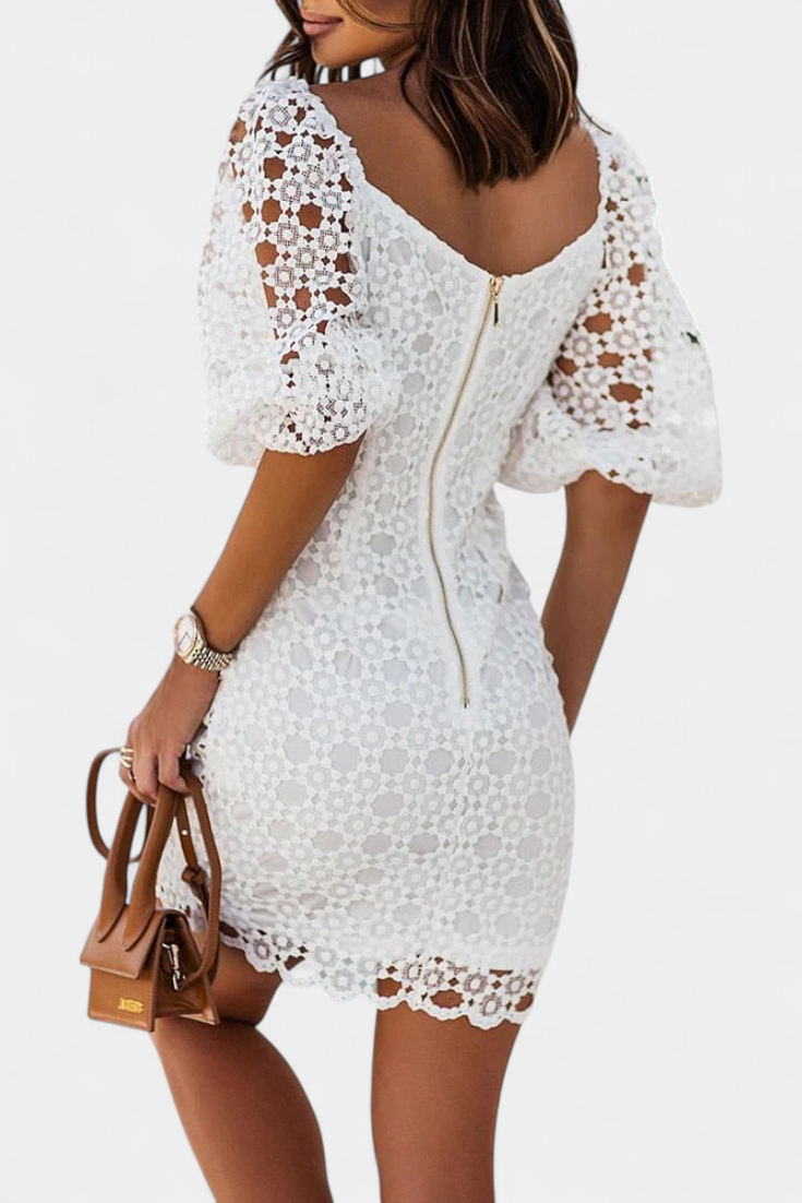 Engracia Vestido Corto de Encaje con Mangas Abullonadas