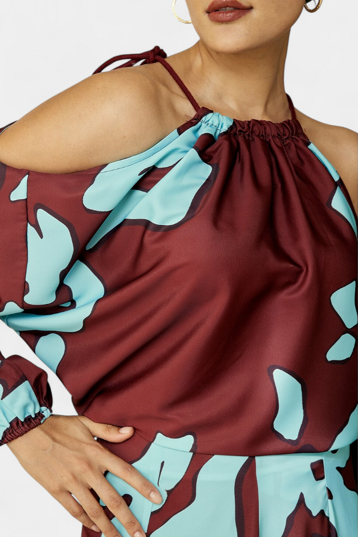 Monte Vestido Largo con Aberturas en Mangas y Estampado Abstracto