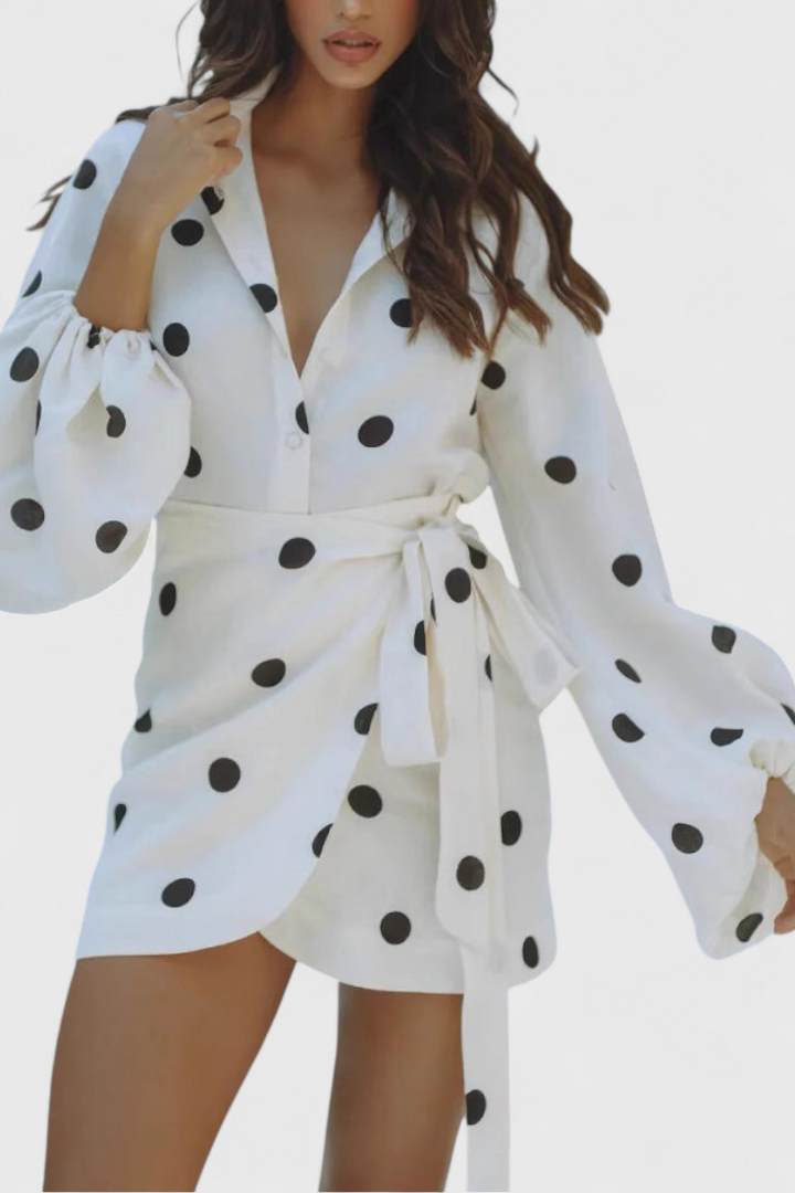Romara Vestido Mini de Lunares con Manga Larga y Cintura Entallada