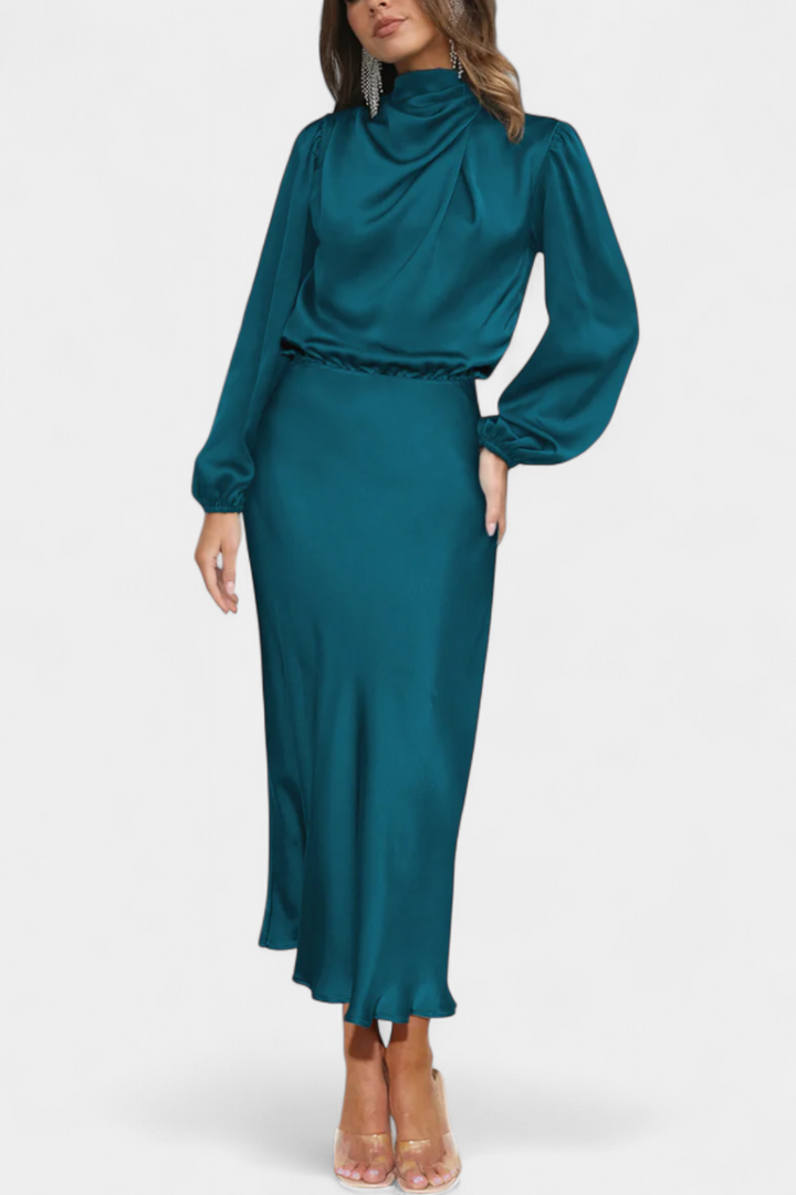 Cecila Vestido Maxi con Cuello Alto y Detalle Floral