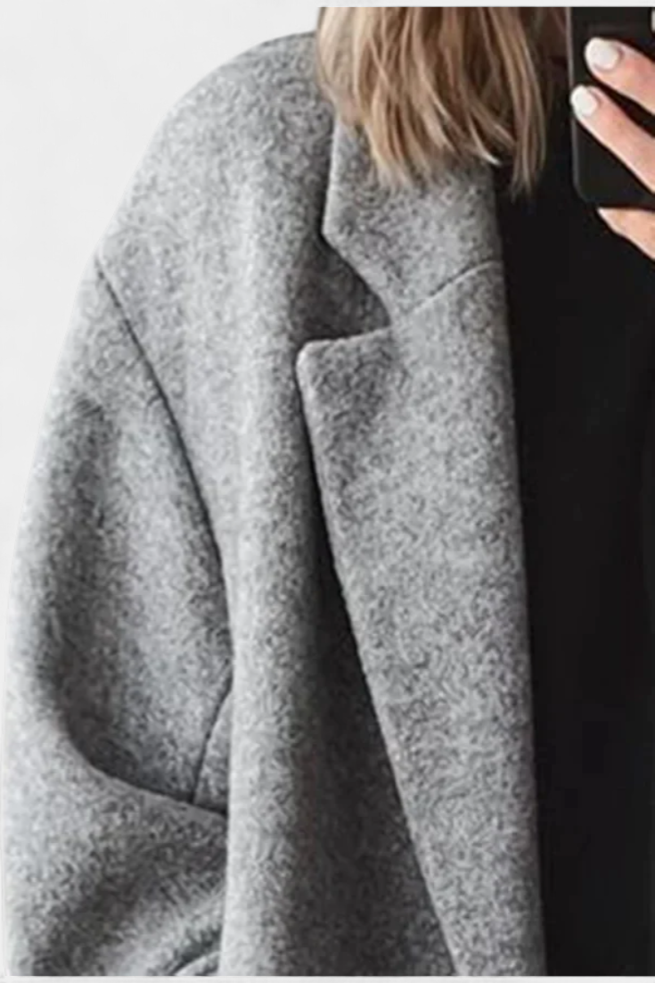 Lora Abrigo Clásico Felisha con Corte Refinado y Estilo Atemporal