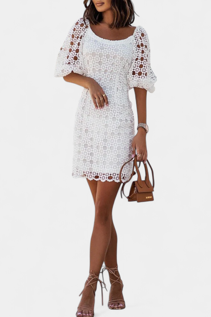 Engracia Vestido Corto de Encaje con Mangas Abullonadas