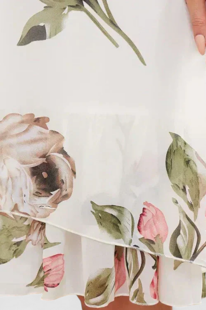 Tameka Vestido de Gasa Fluida con Pétalos y Mangas Transparentes