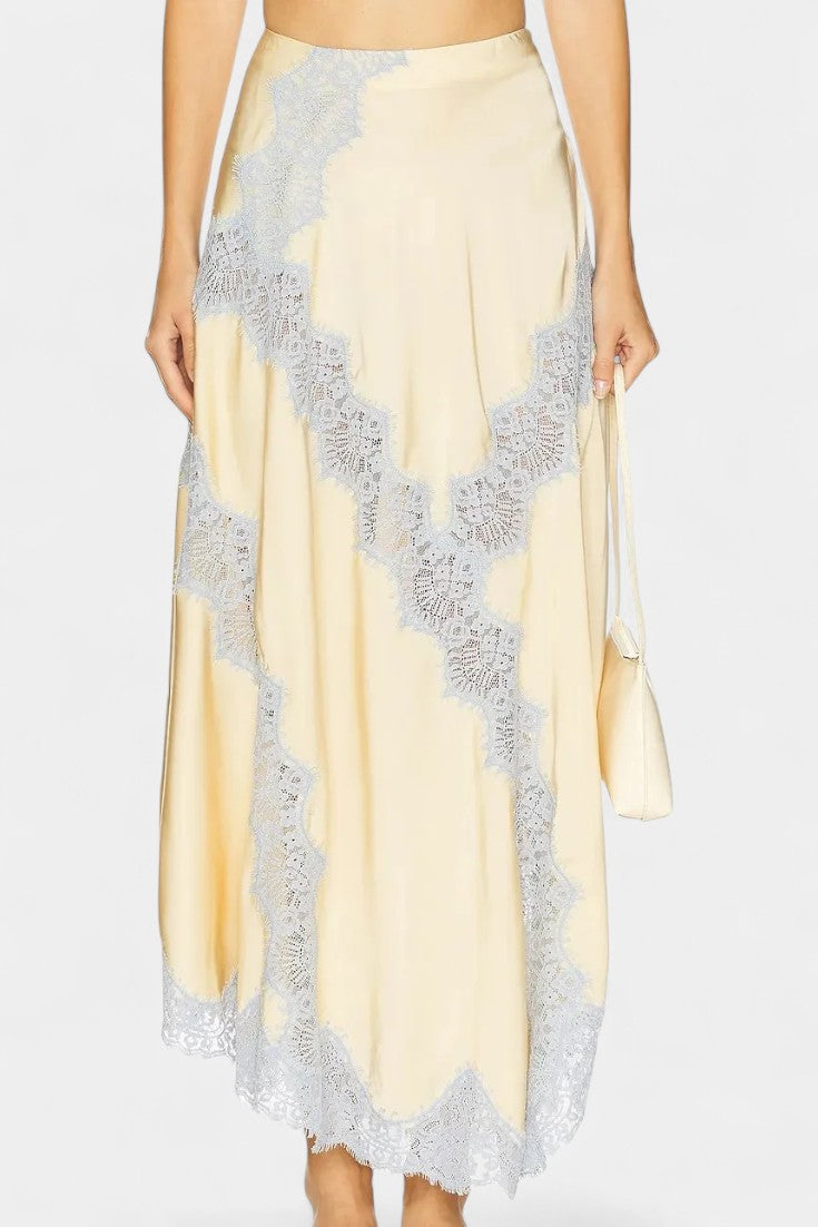 Mirren Conjunto de Satén con Camiseta y Falda Midi