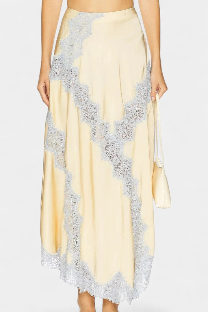 Mirren Conjunto de Satén con Camiseta y Falda Midi