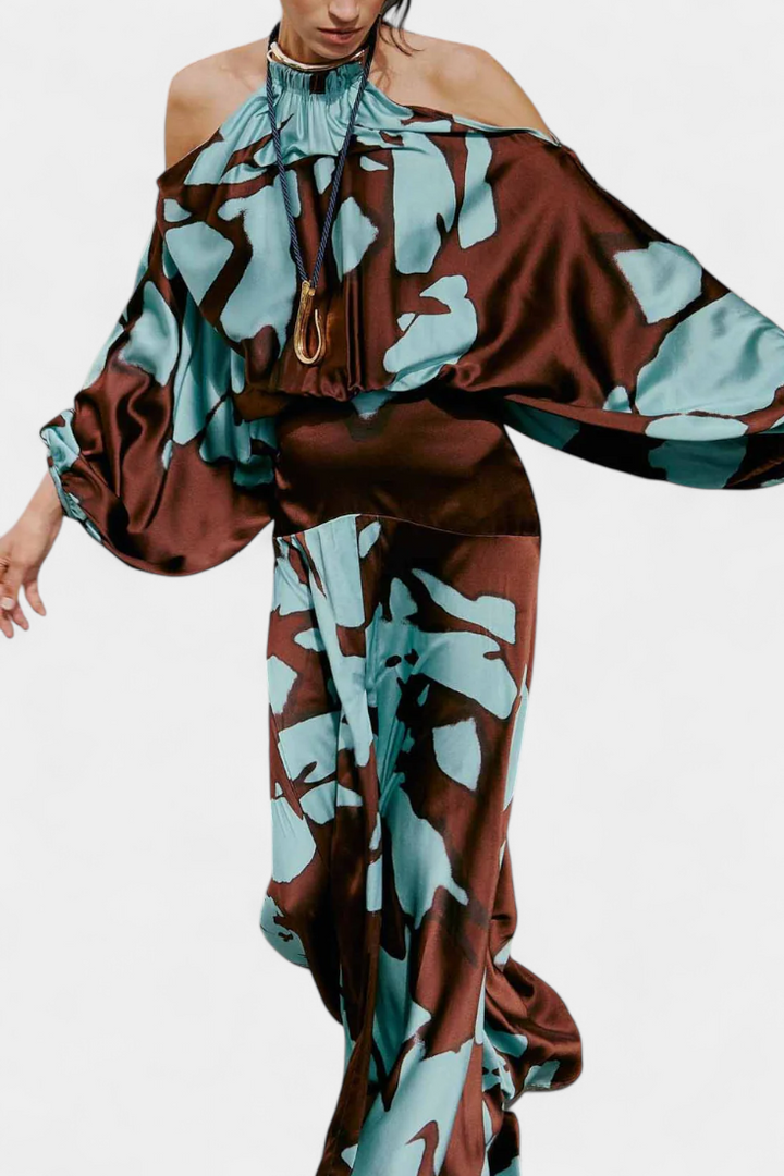 Monte Vestido Largo con Aberturas en Mangas y Estampado Abstracto