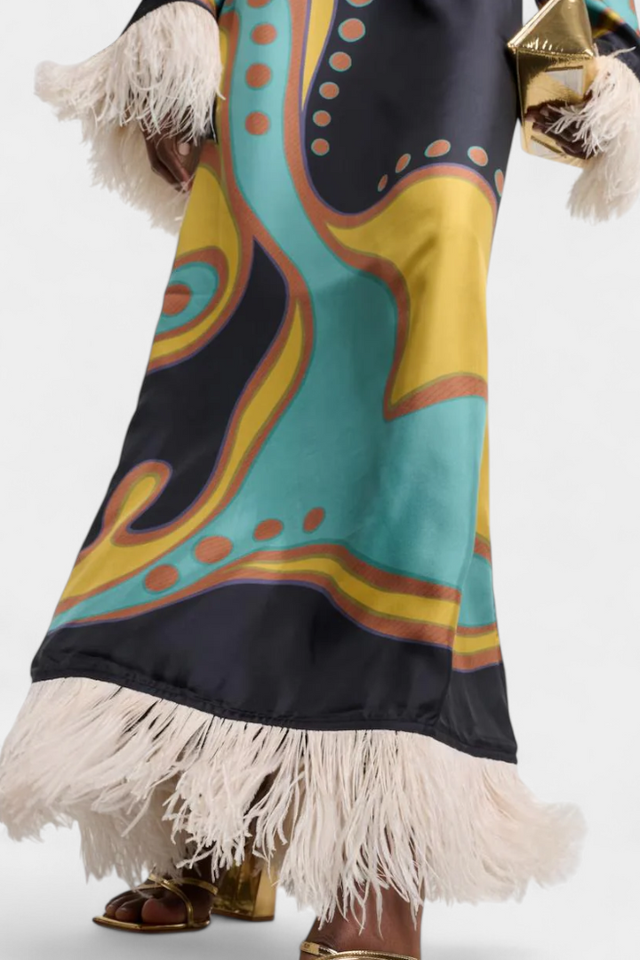 Kiara Vestido Maxi Retro con Flecos de Plumas