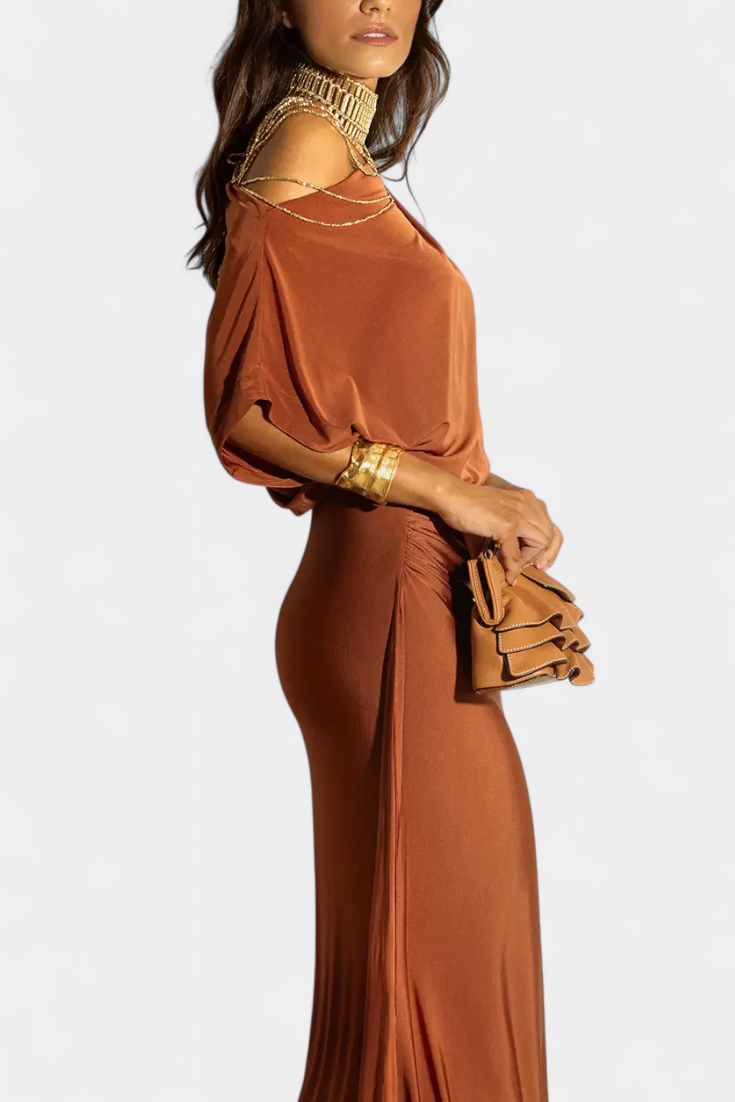 Ainslee Vestido Largo Plisado con Hombros Descubiertos