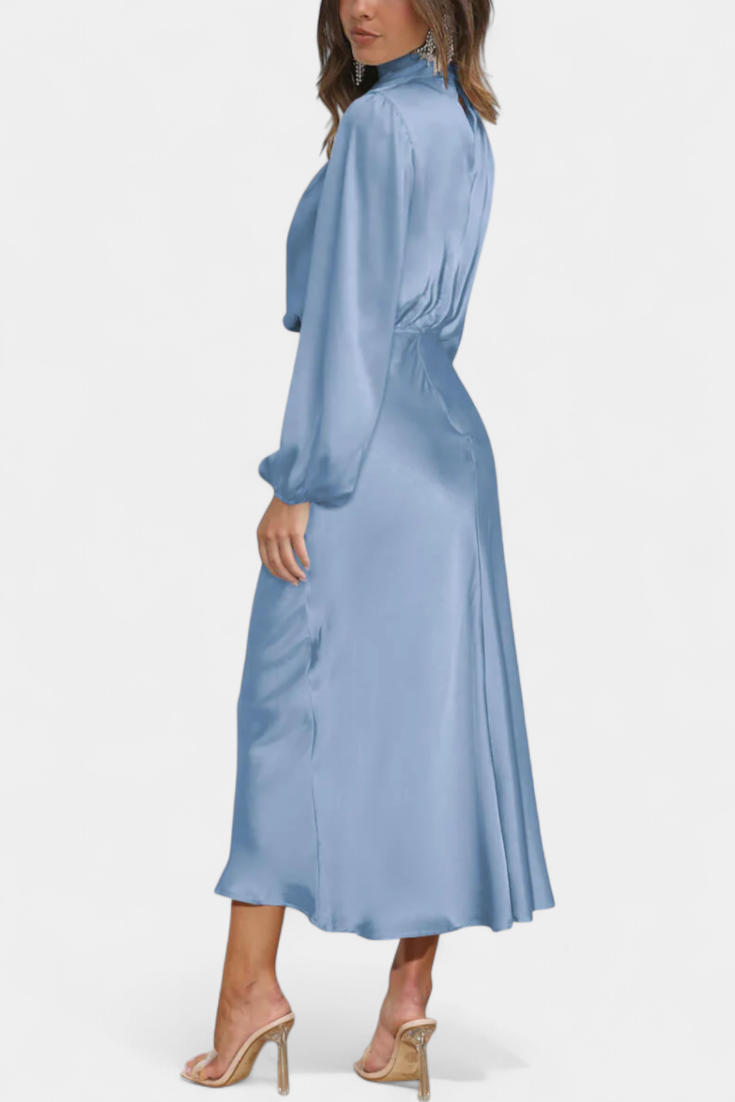 Cecila Vestido Maxi con Cuello Alto y Detalle Floral