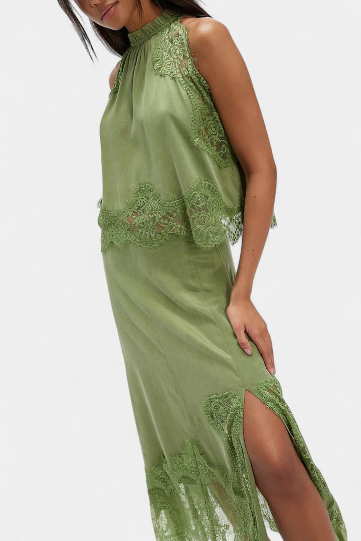 Coralena Conjunto de Falda Midi de Encaje con Dobladillo Asimétrico