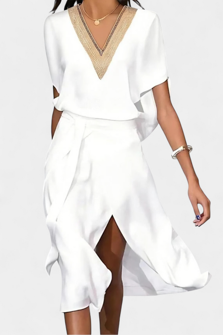 Effie Vestido Blanco Cruzado con Escote Calado y Abertura Frontal